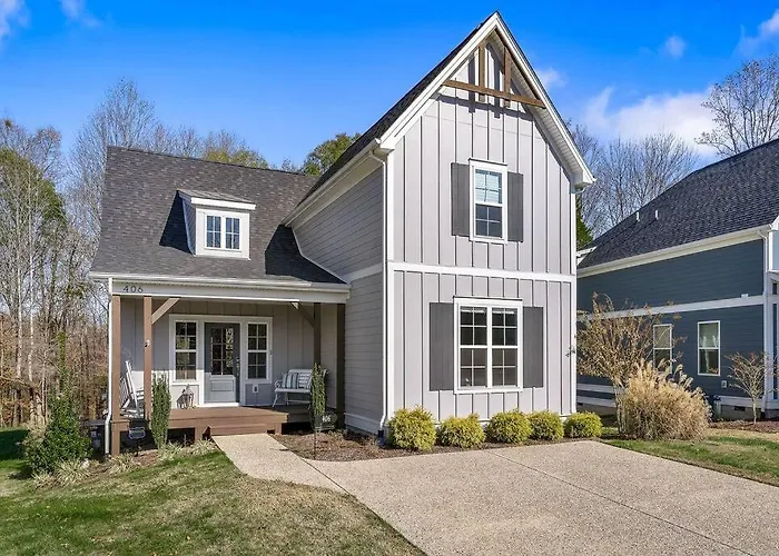 Beautiful Home With Lake And Marina Access, Firepit, Golf Cart Included