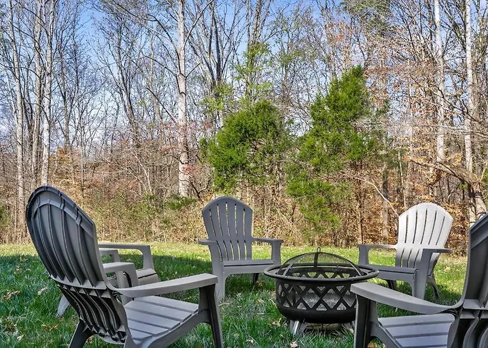 Beautiful Home With Lake And Marina Access, Firepit, Golf Cart Included