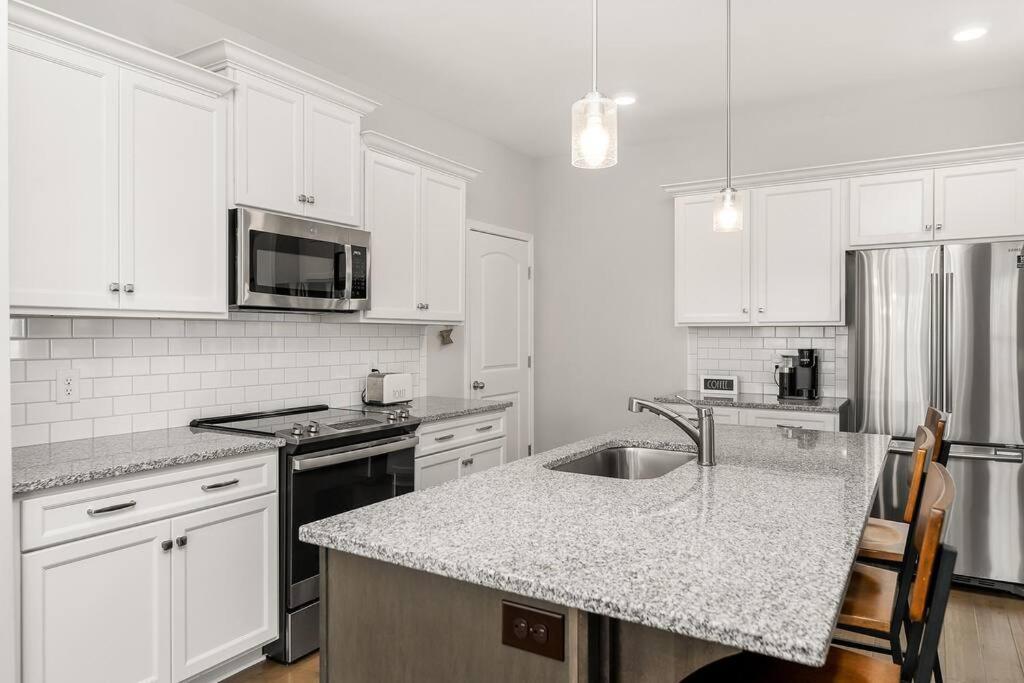Hébergement de vacances Beautiful With And Marina Access, Firepit, Golf Cart Included