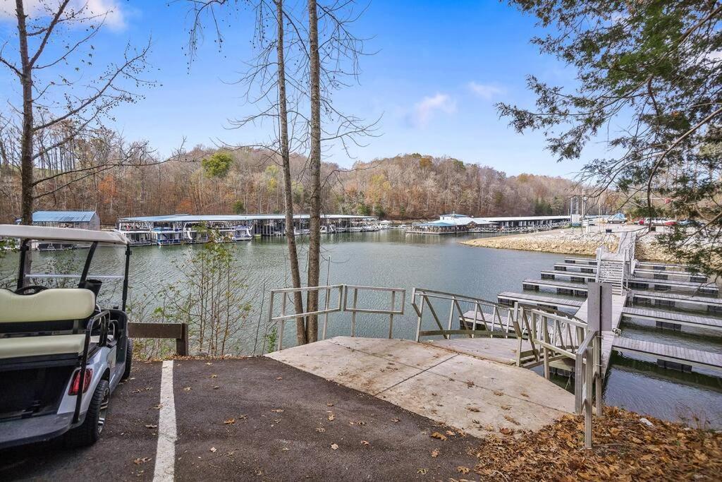 Beautiful With And Marina Access, Firepit, Golf Cart Included Hébergement de vacances