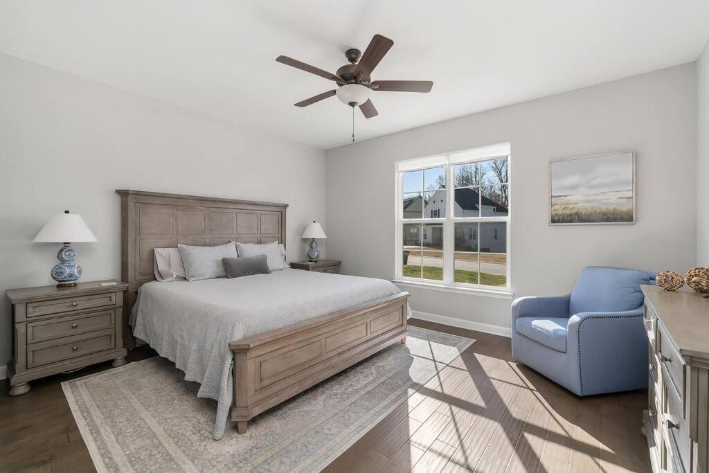 Hébergement de vacances Beautiful With And Marina Access, Firepit, Golf Cart Included *