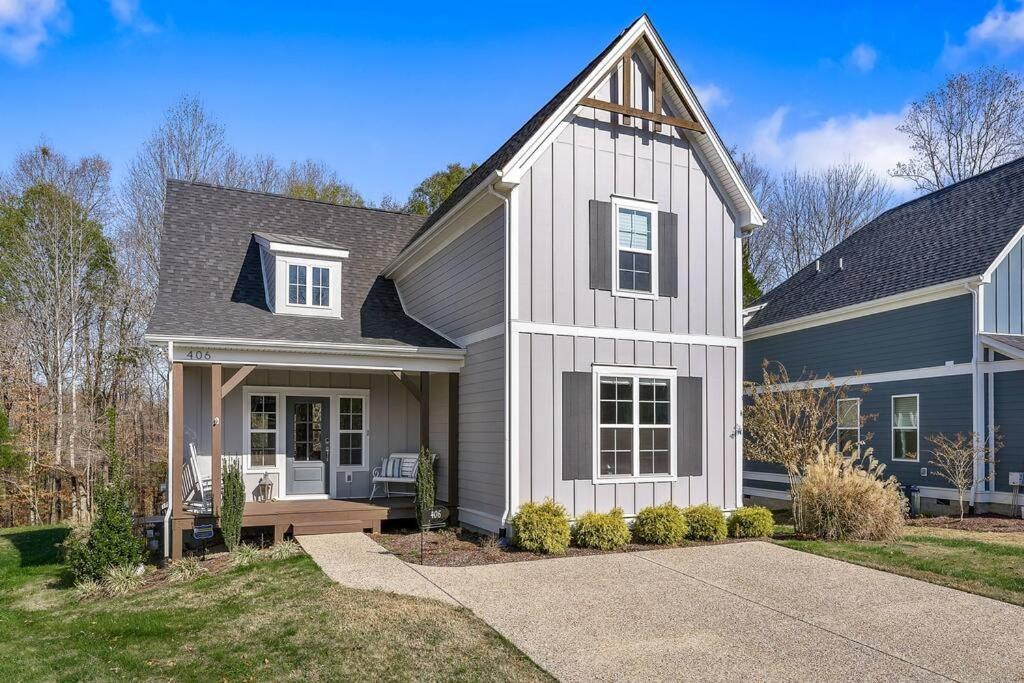 Beautiful With And Marina Access, Firepit, Golf Cart Included